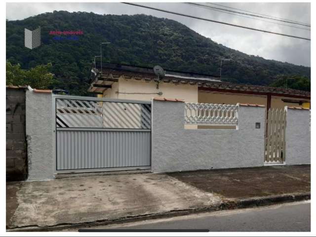 Casa Padrão para Venda em Cidade das Crianças Praia Grande-SP