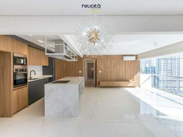 Apartamento com três quartos à venda em Balneário Camboriú