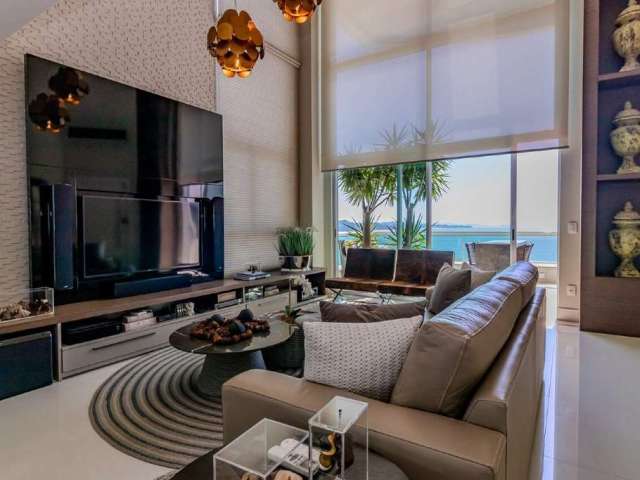 Apartamento frente mar com 04 suítes à venda em Balneário Camboriú.