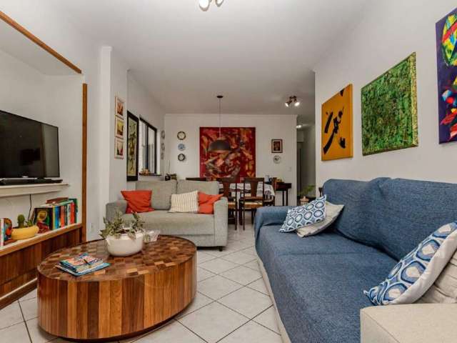 Apartamento à venda com 03 dormitórios no Centro de Balneário Camboriú.