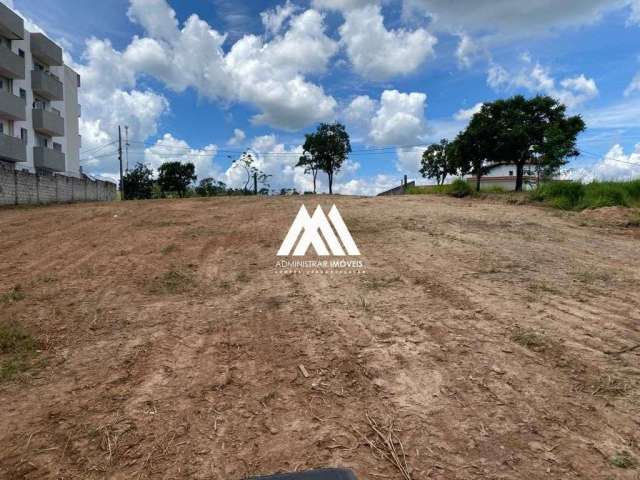 Terreno com 1.430m² no Santa Mônica