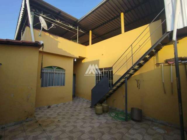 Vendo casa em Itaúna com 03 quartos sendo 01 suíte e um amplo terraço em ótima localização