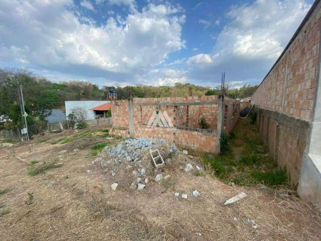 Vendo chácara em Itaúna de 1000m² com casa em construção em Condomínio com excelente localização!