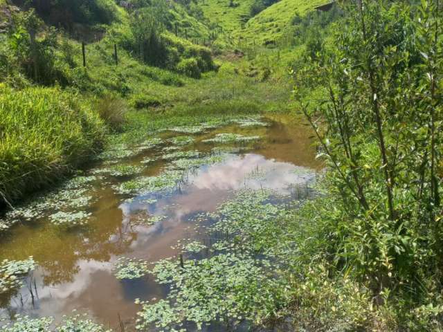 Terreno com lagoa em Matinha em Itatiaiuçu-MG
