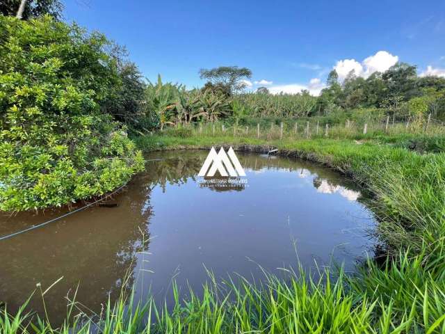 Chácara com 1.000m², semi condomínio em Itaúna