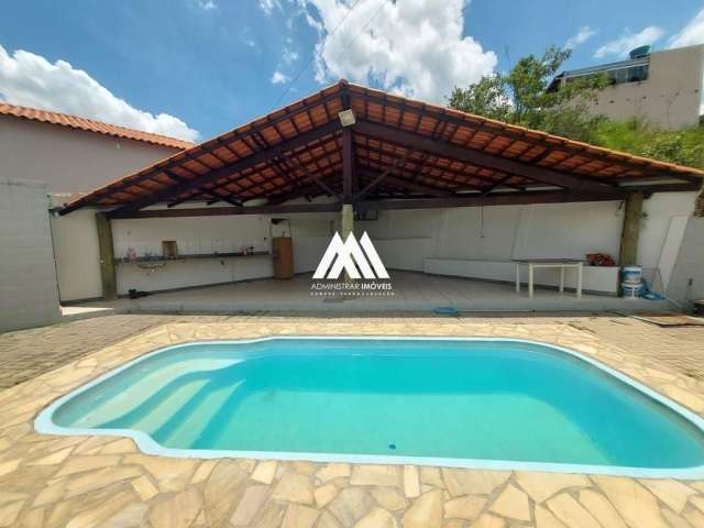 Casa com área gourmet e piscina no Morro do Sol ll