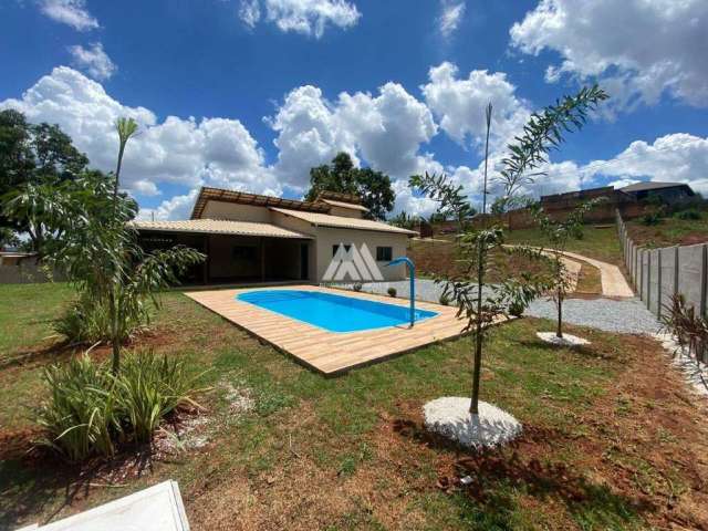 Vendo chácara em Itatiaiuçu de 1000m² com 03 quartos e piscina excelente localização.