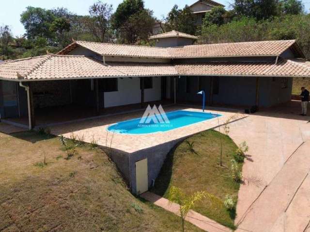 Vendo chácara em Itatiaiuçu de 1000m² com 03 quartos e piscina excelente localização.