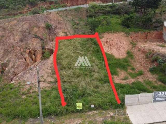 Vendo lote em Itaúna de 450m² com ótima localização!