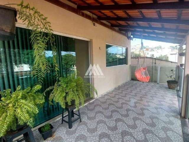 Vendo casa em Itaúna com pomar em excelente localização!