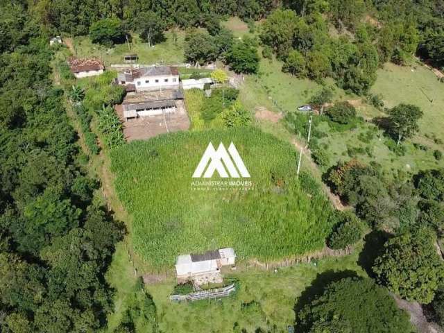 Sitio 6 hectares topografia mista, zona rural de Itaúna