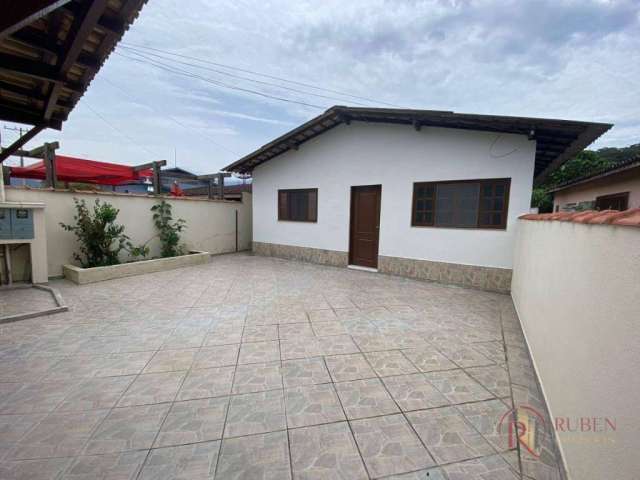 Casa com 2 dormitórios para alugar por R$ 2.300,00/mês - Centro - Bertioga/SP