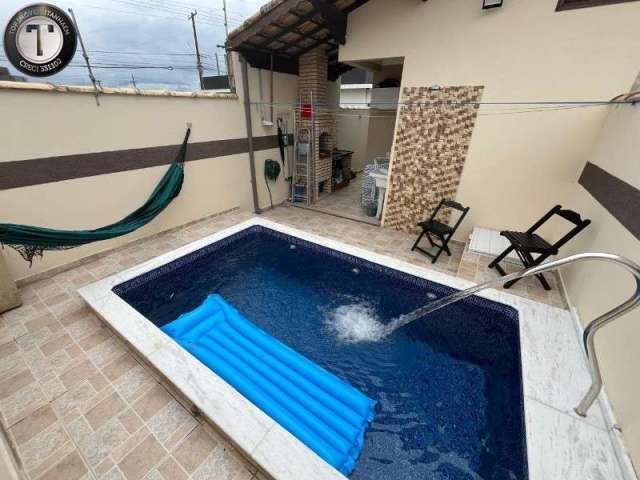 Casa 2 quartos com piscina a venda, Itanhaém, São Paulo, bairro Grandesp, sendo 1 dos quartos suíte,