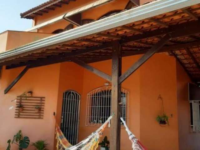 Casa á venda dois dormitórios sendo uma suite