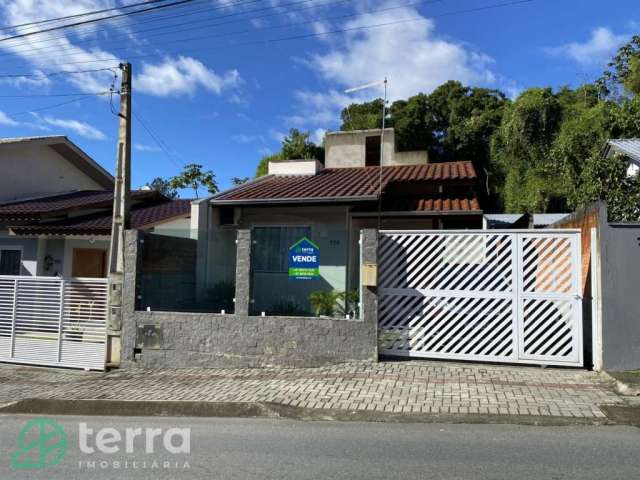 Casa com 3 quartos à venda em Benedito, Indaial , 149 m2 por R$ 635.000