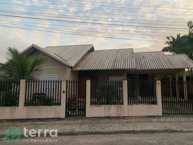 Casa com 3 quartos à venda no Tapajós, Indaial , 156 m2 por R$ 830.000