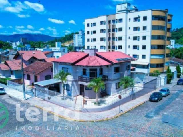 Casa comercial com 1 sala à venda no Estados, Indaial , 256 m2 por R$ 1.680.000