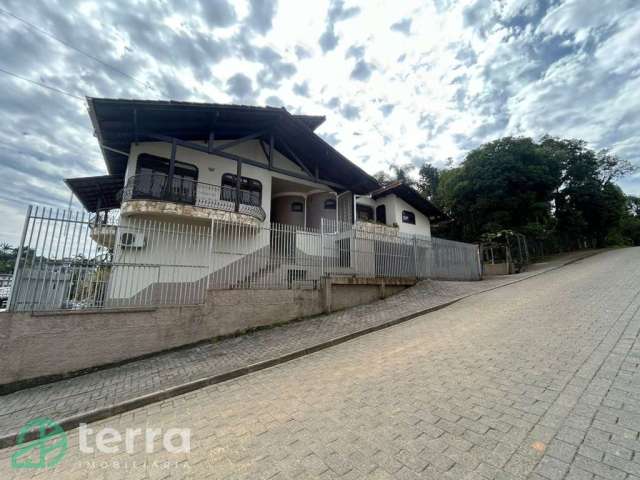 Casa com 4 quartos para alugar no Rio Morto, Indaial  por R$ 4.500