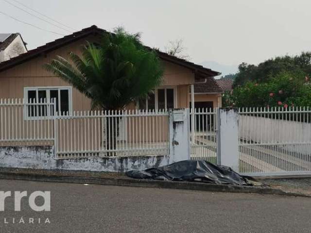 Casa com 3 quartos para alugar no Sol, Indaial , 72 m2 por R$ 1.670