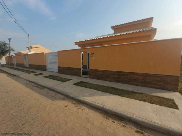 Casa para Venda em Cabo Frio, Nova Califórnia (Tamoios), 2 dormitórios, 1 suíte, 2 banheiros, 2 vagas