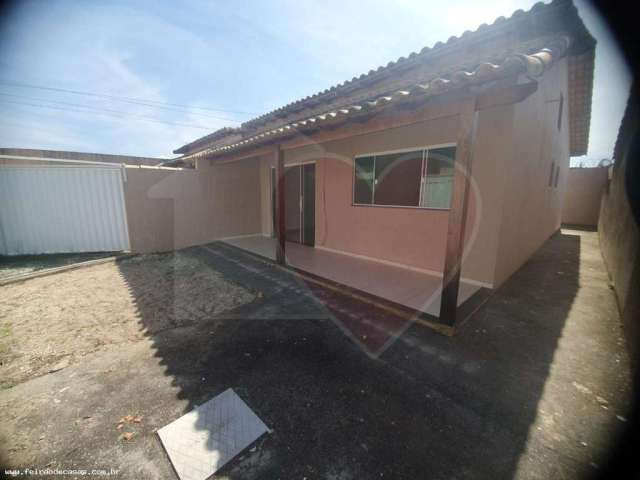 Casa de Praia para Venda em Cabo Frio, Verão Vermelho (Tamoios), 2 dormitórios, 1 suíte, 1 banheiro, 2 vagas