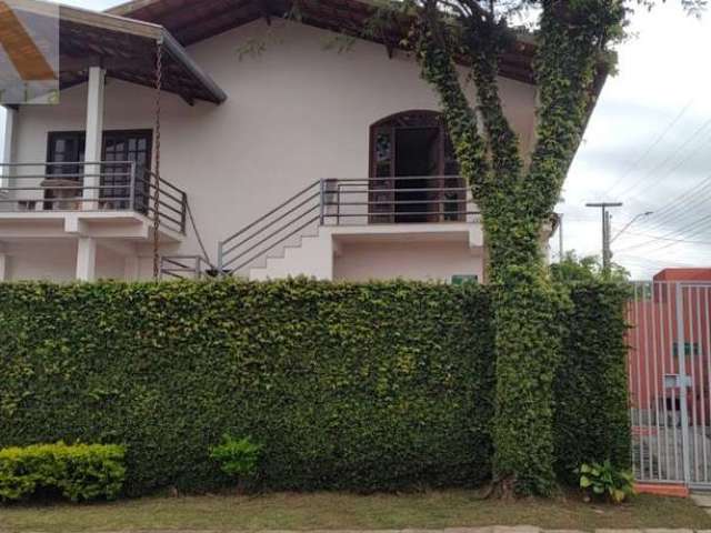 Sobrado Padrão para Venda em Loteamento Vila Verde Campo Largo-PR