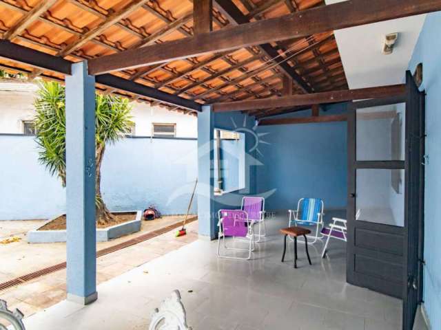 Casa - Térrea  no bairro Jardim Itatins, 2 metros da praia, Peruíbe-SP