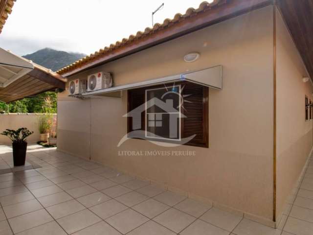 Casa - Térrea com piscina  no bairro Jardim Guaraú, 200 metros da praia, Peruíbe-SP