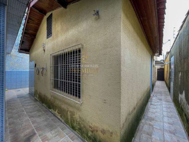 Casa - Sobrado  no bairro Três Marias, 750 metros da praia, Peruíbe-SP