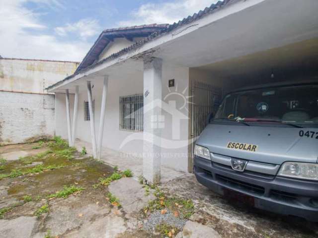 Casa - Térrea  no bairro Jardim Brasil, 2 metros da praia, Peruíbe-SP