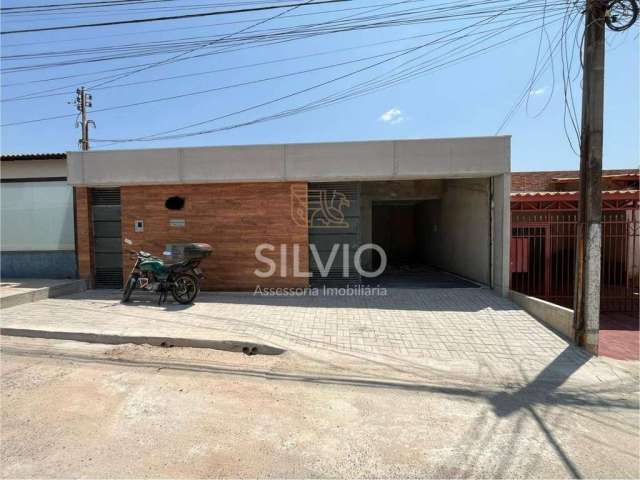 Oportunidade na QNL  Taguatinga, casa com 03 quartos reformada toda no porcelanato