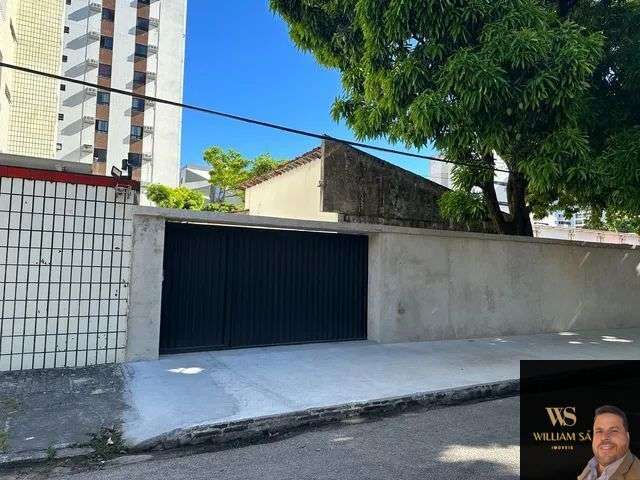 Casa ou ponto comercial com 5 quartos , 3 banheiros e terreno de 585 metros quadrados no coração da Aldeota em Fortaleza Ceará