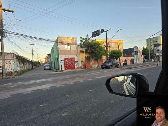 Casa Padrão ideal para comércio em frente ao centro fastio com 100 metros  bairro jacarecanga em Fortaleza-CE