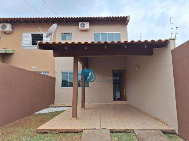 Casa com 3 dormitórios para alugar, 120 m² por R$ 1.900/mês - Jardim São Cristóvão - Arapongas/PR