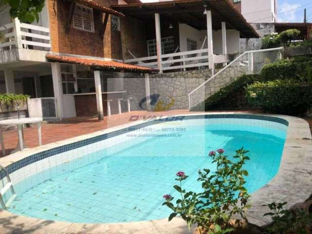 Vendo Casa de Alto Padrão com 400 m², 4 quartos s/ 2 suítes, escritório, piscina, jardim e 4 vagas