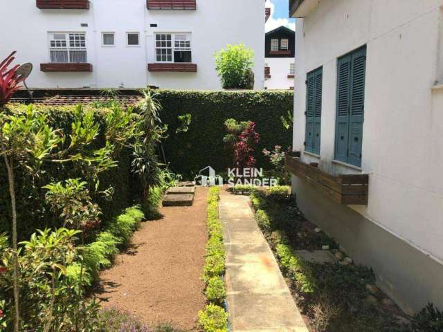 Apartamento térreo com 2 dormitórios à venda, 75 m² por R$ 560.000 - Olaria - Nova Friburgo/RJ