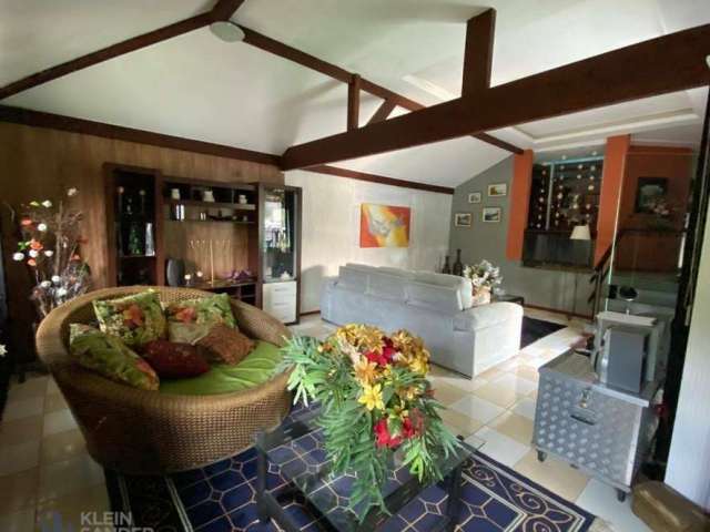 Casa com 3 dormitórios à venda, 160 m² por R$ 800.000,00 - Sítio São Luís - Nova Friburgo/RJ