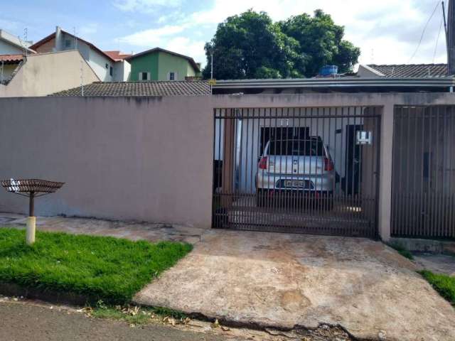 Casa à venda no Alto da Boa Vista em Londrina. Com 3 quartos sendo 1 suíte, sala,  cozinha, área de serviço, 2 banheiros, churrasqueira, 1 vaga de gar