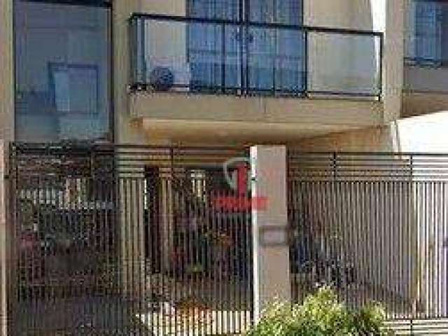 Casa à venda no Residencial Luiza localizado em Cambé. Sobrado com três quartos, incluindo uma suíte, este lar oferece o espaço perfeito para acomodar