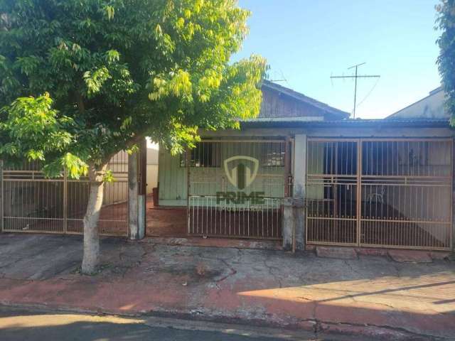 Casa à venda no Jardim Ouro Branco na região sul de Londrina, com churrasqueira e dependência nos fundos.