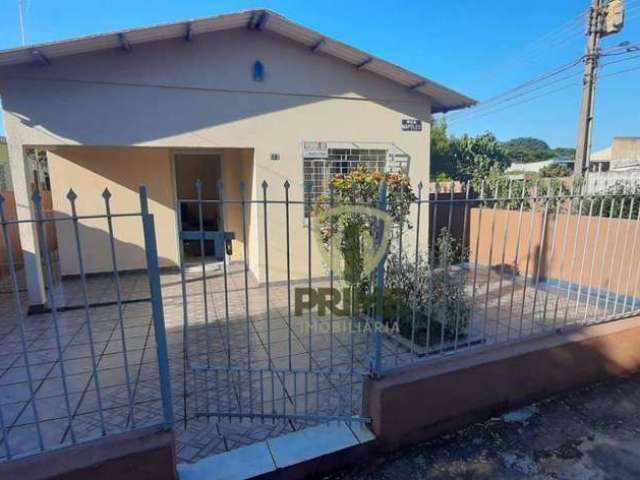 Casa à venda no Jardim Piza em Londrina. Esta casa de esquina possui uma área total de 300 metros quadrados e inclui duas residências independentes, p