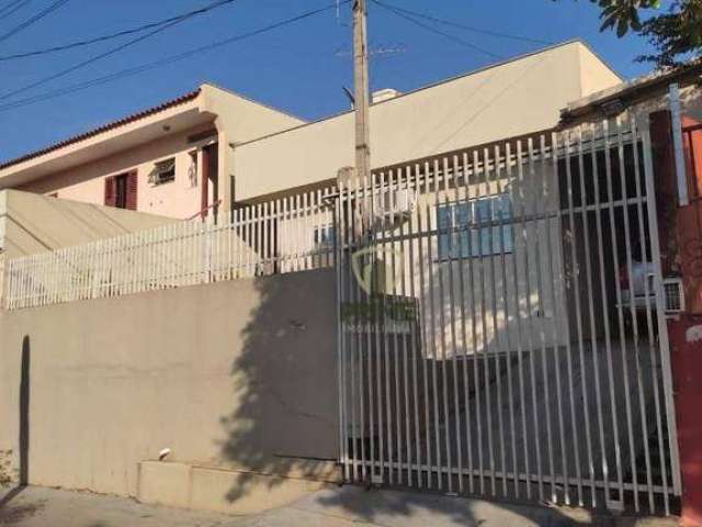 Casa à venda no Jardim Hedy em Londrina. Localizada na região Oeste da Cidade.  No terreno são 2 casas.  A primeira casa possui 3 quartos, 1 suíte, 2