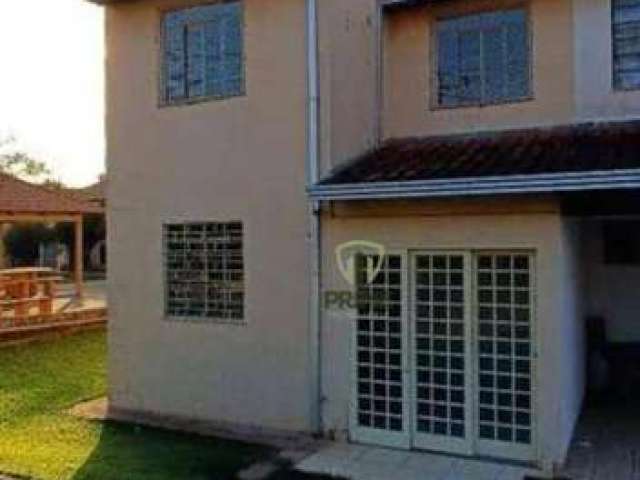 Casa à venda no condomínio Aurora Tropical no Jardim Tókio em Londrina. Com 3 quartos, 1 banheiro, sala e cozinha, armário planejado no quarto, ao lad