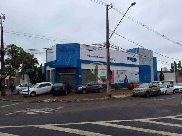 Loja comercial para locação no centro de Londrina. Próximo à avenida Bandeirantes. Com estacionamento.