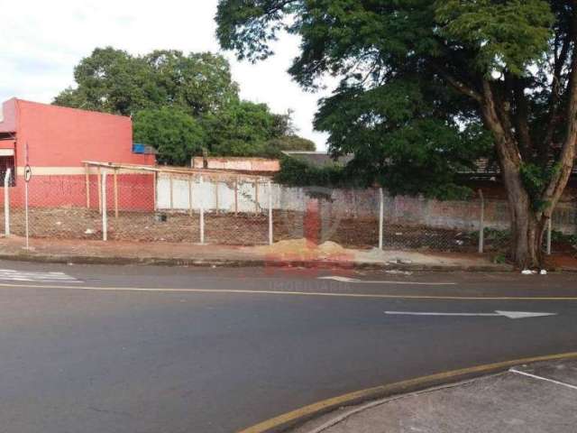 Terreno à venda no Califórnia em Londrina. Com 366 m², em ótima localização com escritório nos fundos.