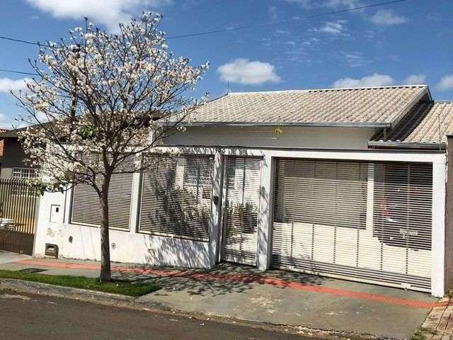 Casa à venda no Jardim Honda II em Londrina. Residencial completa em móveis planejados, ar condicionado, teto em gesso, telhas esmaltadas.