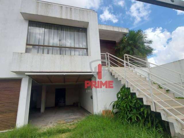 Casa à venda no Colonial em Londrina. Residencial com 4 quartos sendo 2 suítes, sala, copa, cozinha planejada, área de serviço, banheiro social, churr