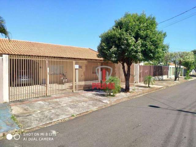 Casa  à venda no Alpes I em Londrina. com 3 quartos sendo 2 suítes,  2 vagas de garagem, piscina e edicula nos fundos com 48 m².