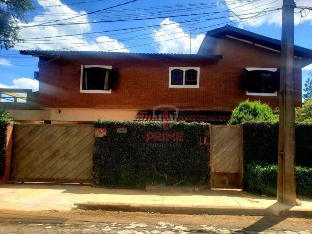 Casa à venda no Santos Dumont em Londrina. Com 4 quartos sendo 2 suítes, 4 salas, lavabo, copa, cozinha, área de serviço, 4 banheiros sociais, 4 vagas