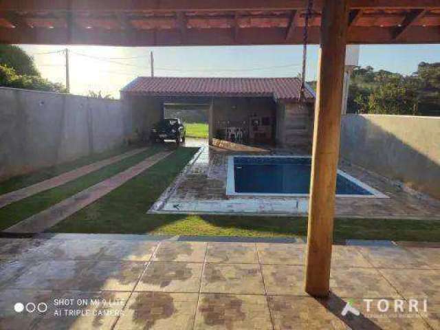 Casa com piscina e suíte a venda no Caguaçu em Sorocaba/sp